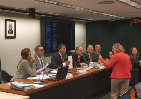 Debate sobre 'Escola sem Partido' tem discussão acalorada na Câmara