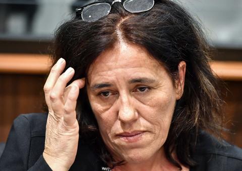 Mãe é condenada por esconder bebê em porta-malas por quase 2 anos