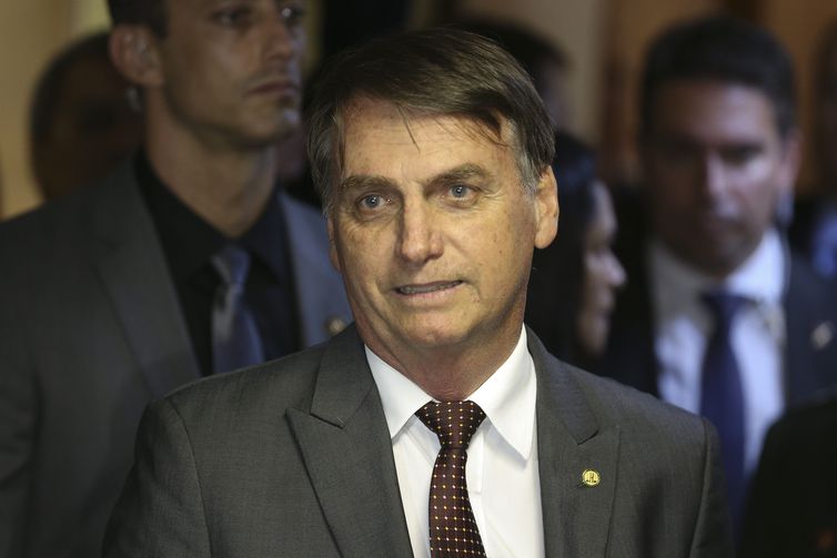 Nome do ministro da Educação pode sair nesta quinta-feira, indica Bolsonaro
