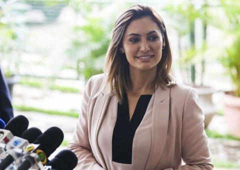 Michelle Bolsonaro diz que todos os rótulos sobre o marido vão cair: 'Ele é um príncipe'