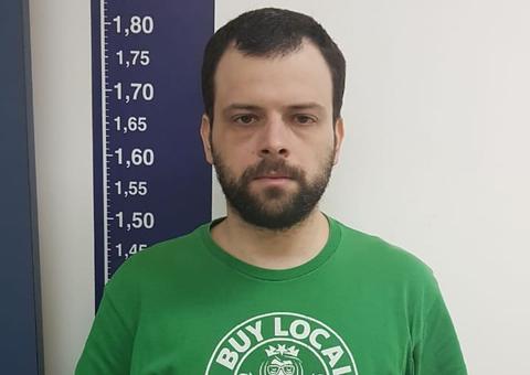 Professor preso tinha 48 mil arquivos de pornografia infantil, diz polícia