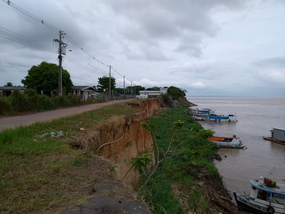 Para evitar tragédia, Defesa Civil interdita área com risco de desmoronar no Amazonas
