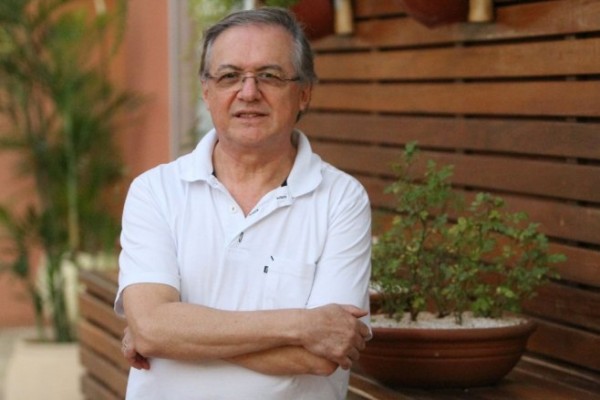 Bolsonaro anuncia Ricardo Velez Rodriguez como ministro de Educação