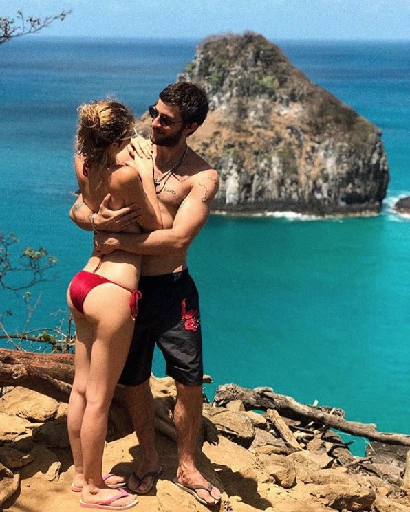 Laura Neiva posta primeira foto romântica com Chay Suede após reconciliação