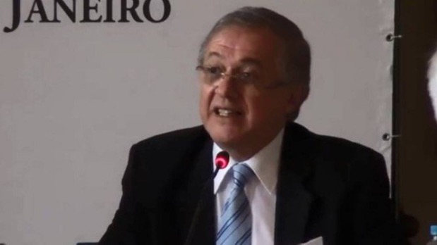 Bolsonaro anuncia Ricardo Vélez Rodríguez como ministro de Educação