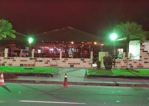 Cantores de forró comemoram aniversário no Alambique