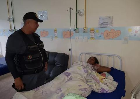 PMs realizam parto de emergência em canoa no Amazonas