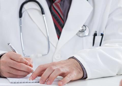 Cerca de 200 médicos cubanos deixam o Amazonas nesta sexta