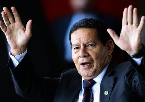 Mourão deve assumir a Presidência durante duas semanas após cirurgia de Bolsonaro