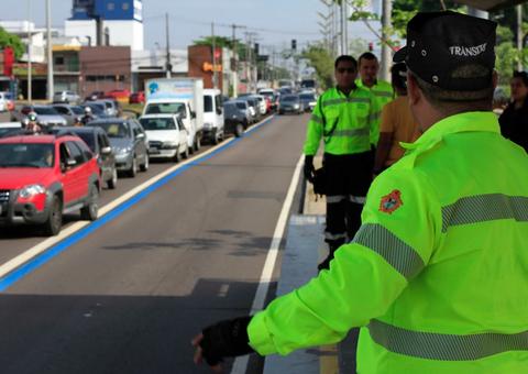 Uso da faixa azul começa a ser fiscalizado a partir de hoje em avenidas de Manaus