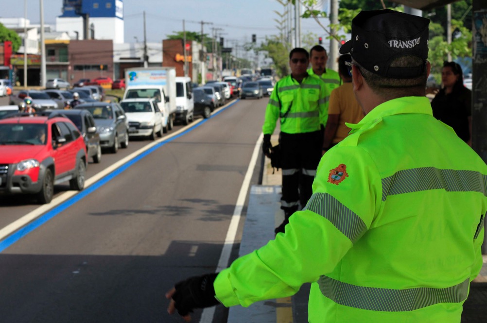 Uso da faixa azul começa a ser fiscalizado a partir de hoje em avenidas de Manaus