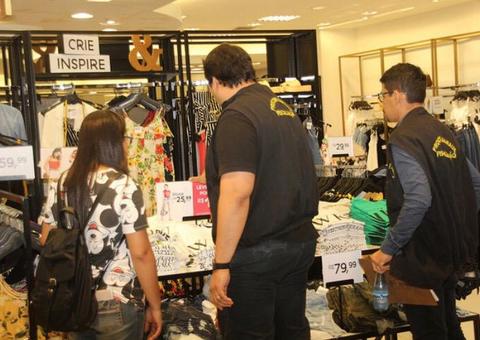 Órgãos fiscalizam Black Friday e orientam clientes a denunciarem falsas promoções em Manaus