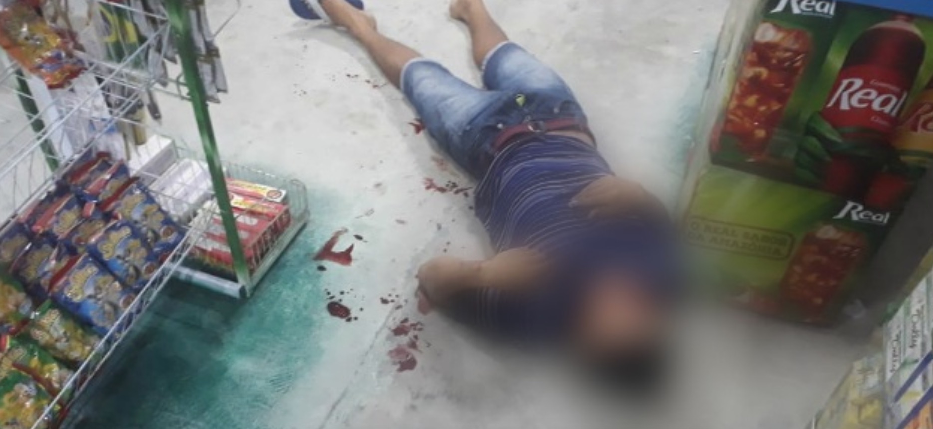 Homem anuncia assalto e é morto por cliente dentro de empório no Amazonas 