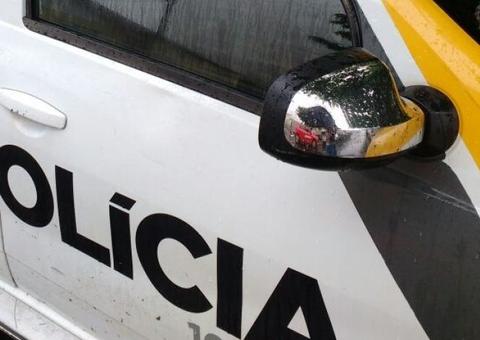 Bandidos se passam por clientes, pedem lanches e assaltam entregador 