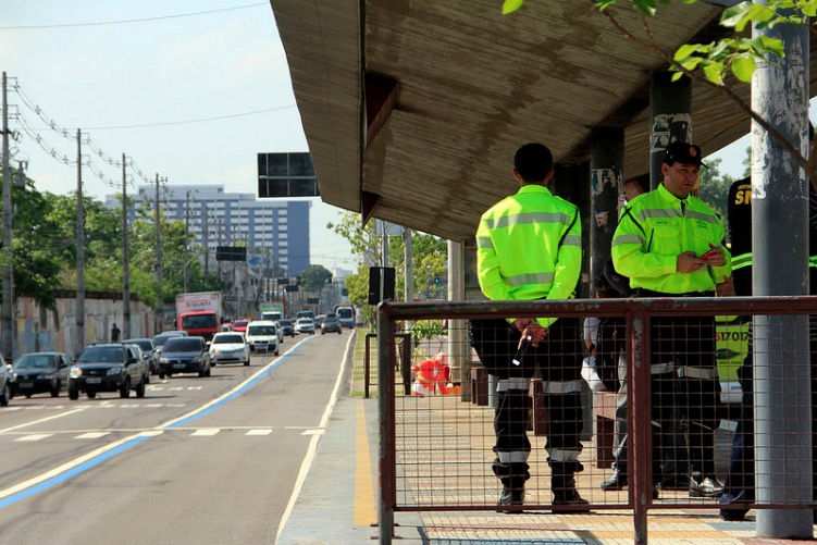 Primeiro dia de fiscalização na faixa azul ocorre com tranquilidade em Manaus