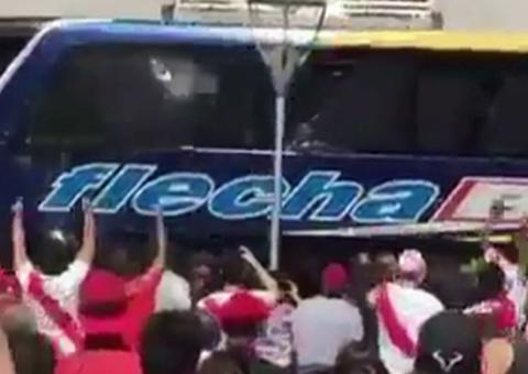 Final da Libertadores é adiada para domingo após ônibus do Boca ser apedrejado