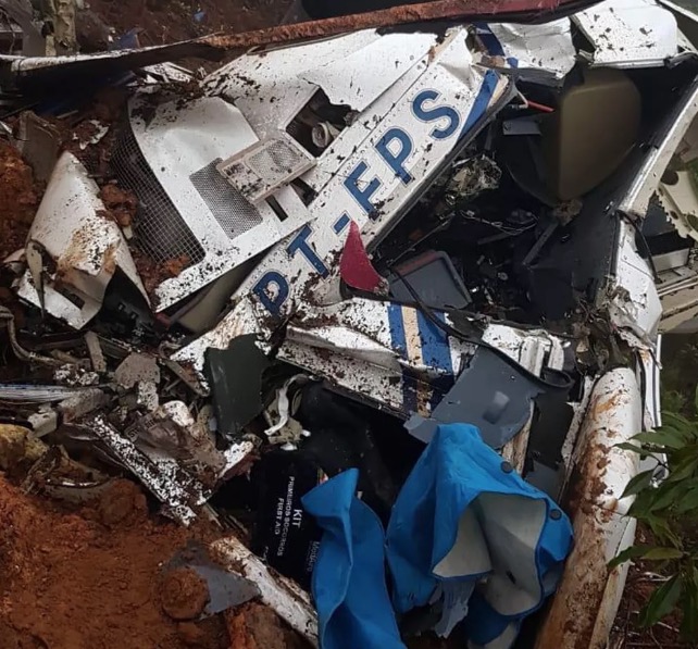 Força-tarefa trabalha para resgatar corpos de seis vítimas de queda de helicóptero