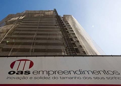 Alvo da Lava-Jato, dono da OAS se entrega na PF de Curitiba