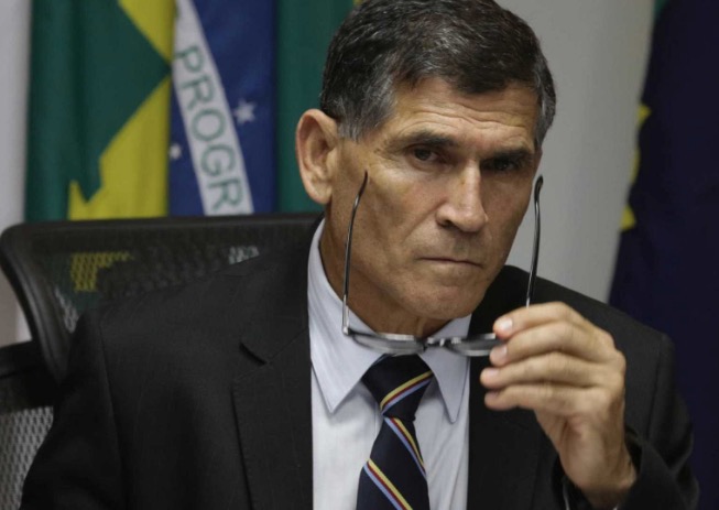 Bolsonaro anuncia general Carlos Cruz como ministro da secretaria de governo 