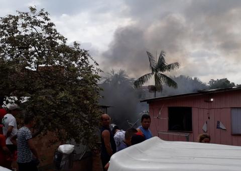 Incêndio consome casas e espalha pânico em bairro de Manaus
