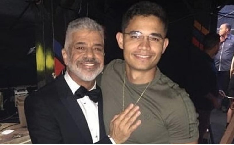 Lulu Santos se declara para namorado durante show