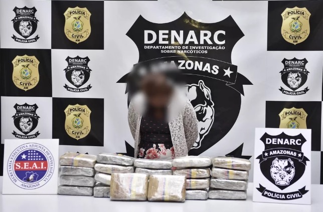 Mulher é presa ao tentar desembarcar com 15 kg de drogas em porto de Manaus