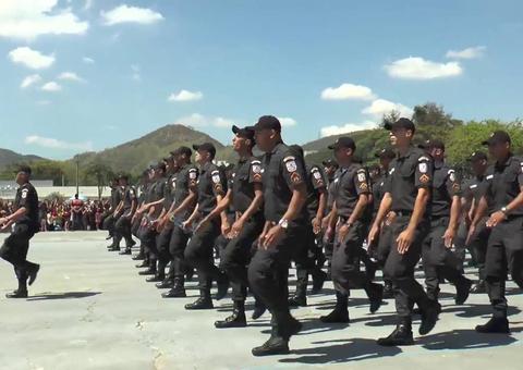 Rio premia policiais que cumpriram metas de redução de criminalidade