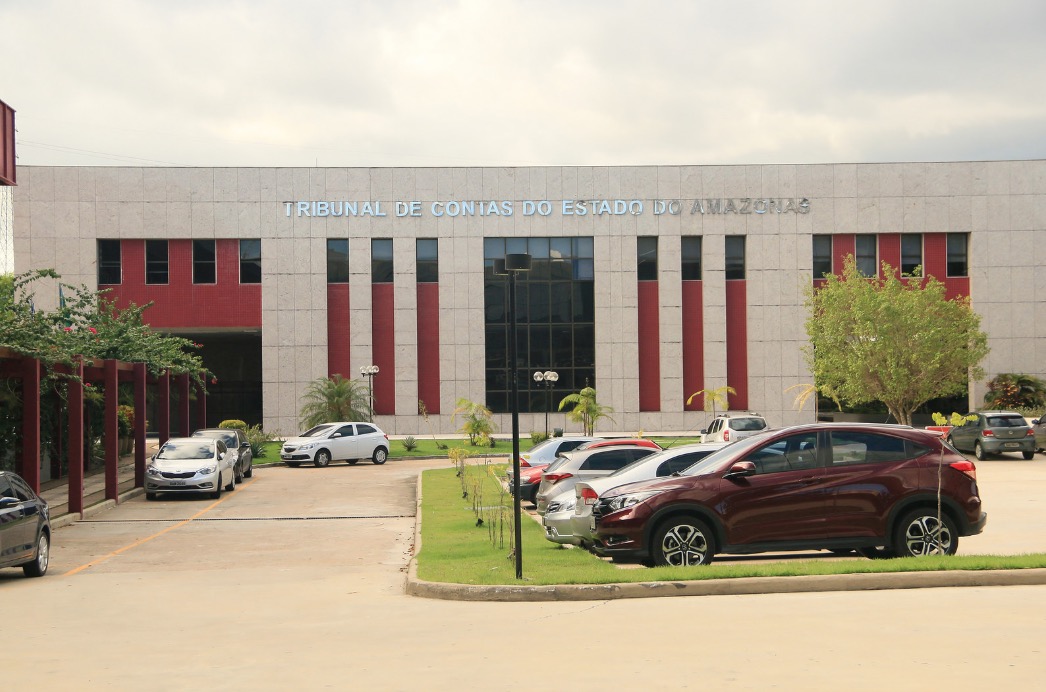 Contas do governo de Melo, David e Amazonino serão julgadas em dezembro pelo TCE