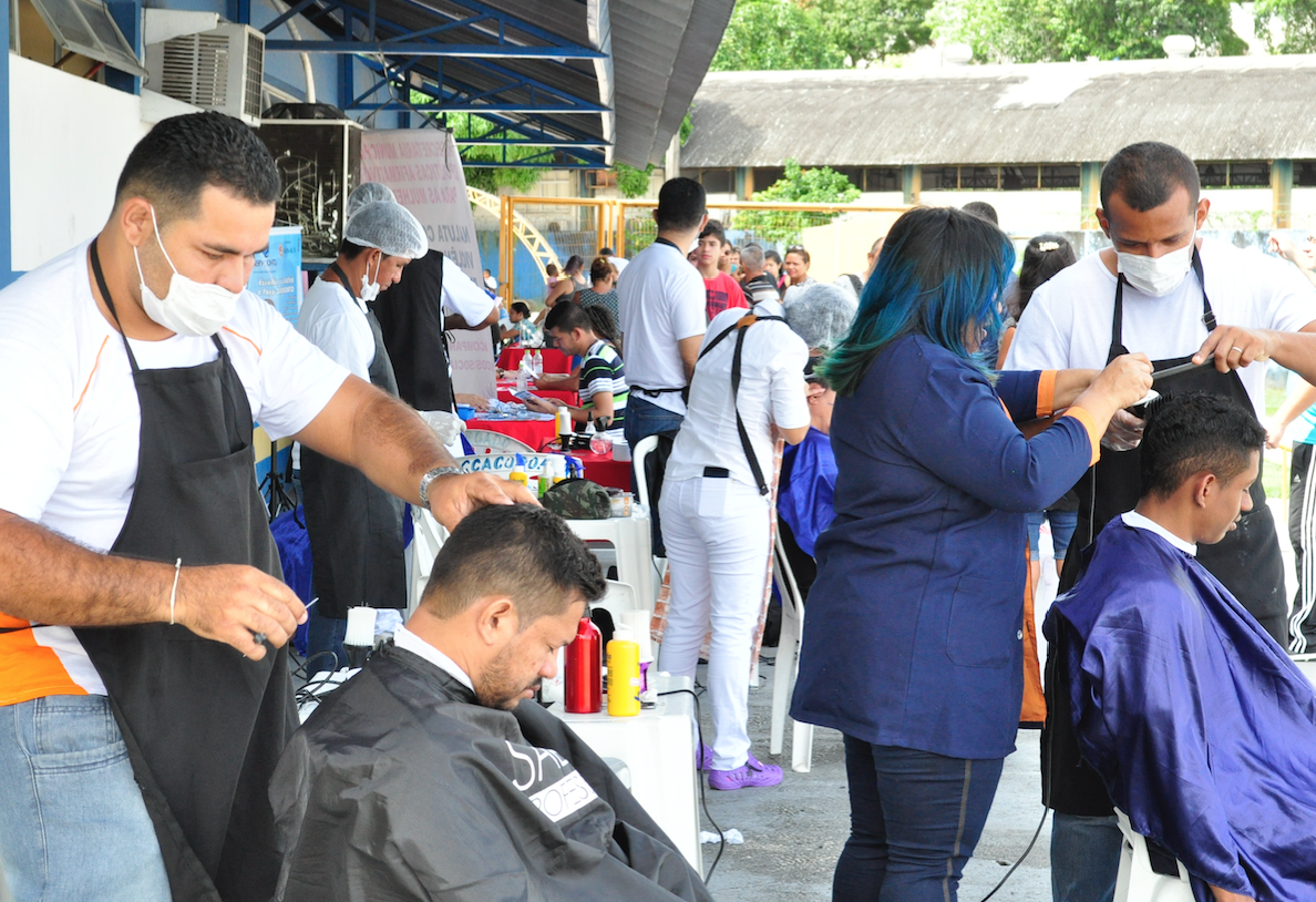Ação social promove serviços gratuitos de saúde e estética em Manaus
