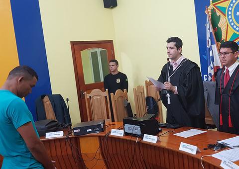 Homem é condenado a 24 anos de prisão por matar mulher na frente das filhas no Amazonas