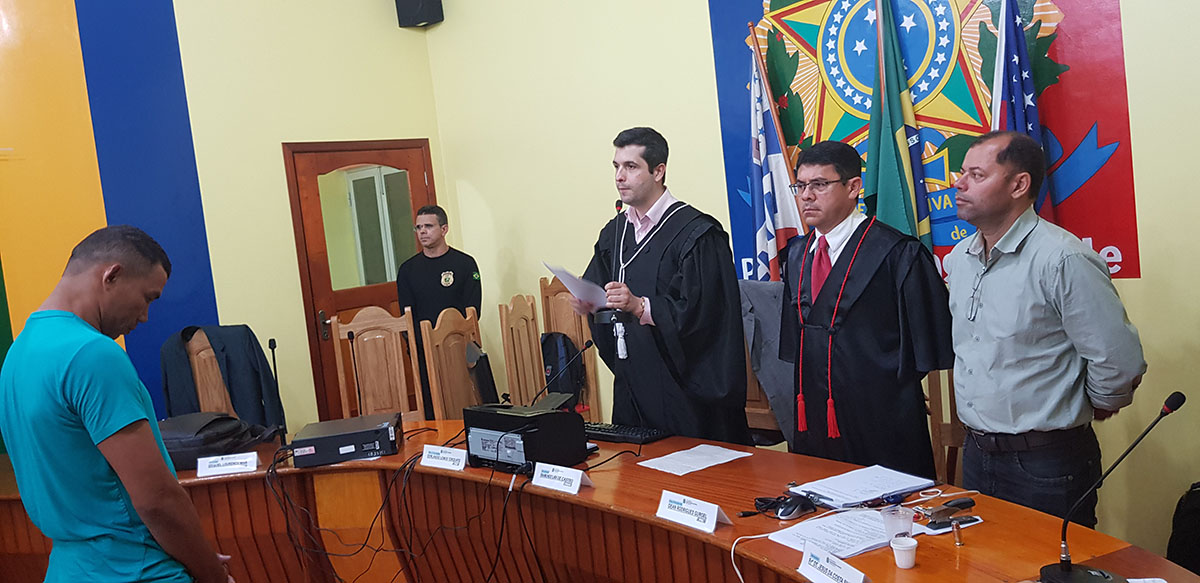 Homem é condenado a 24 anos de prisão por matar mulher na frente das filhas no Amazonas