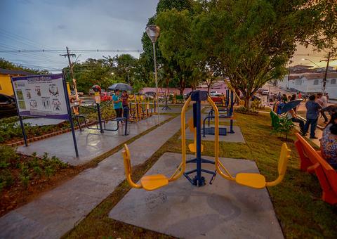 Praça das Flores com playground e academia ao ar livre é inaugurada