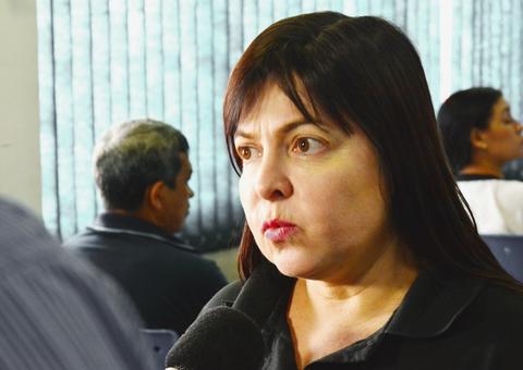 Registros de feminicídio caem e delegada dá orientações para mulheres em Manaus