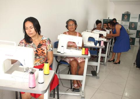 Associação recebe máquinas de costura para criar ateliê em Manaus 