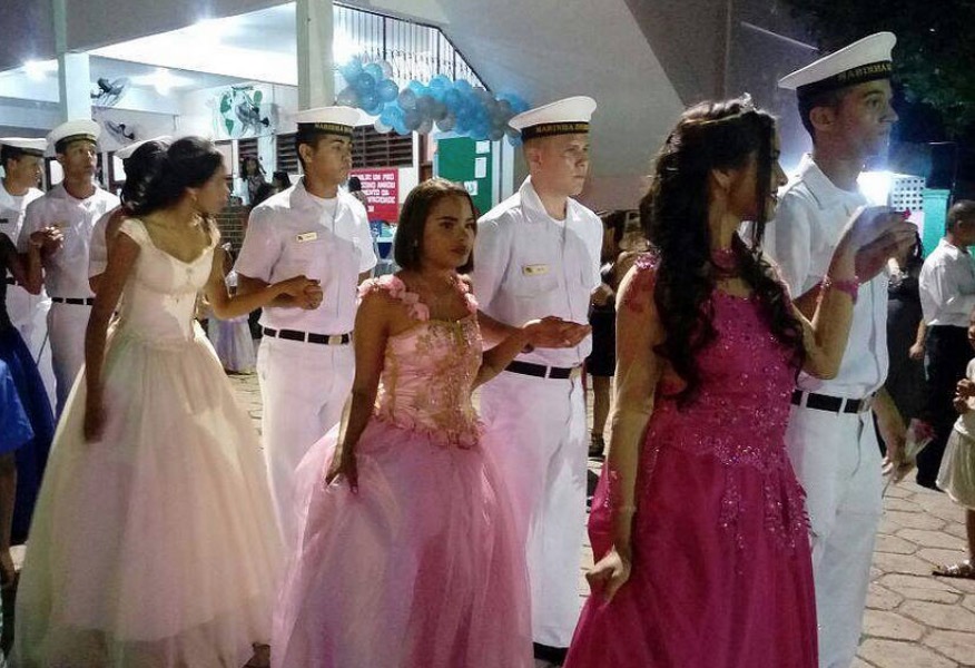 Casa Mamãe Margarida realiza baile coletivo de debutantes