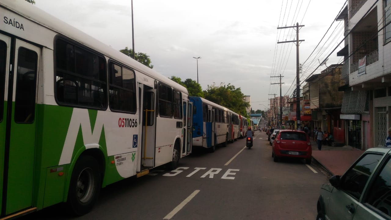 Sob rumores de nova greve dos rodoviários, população circula apreensiva em Manaus