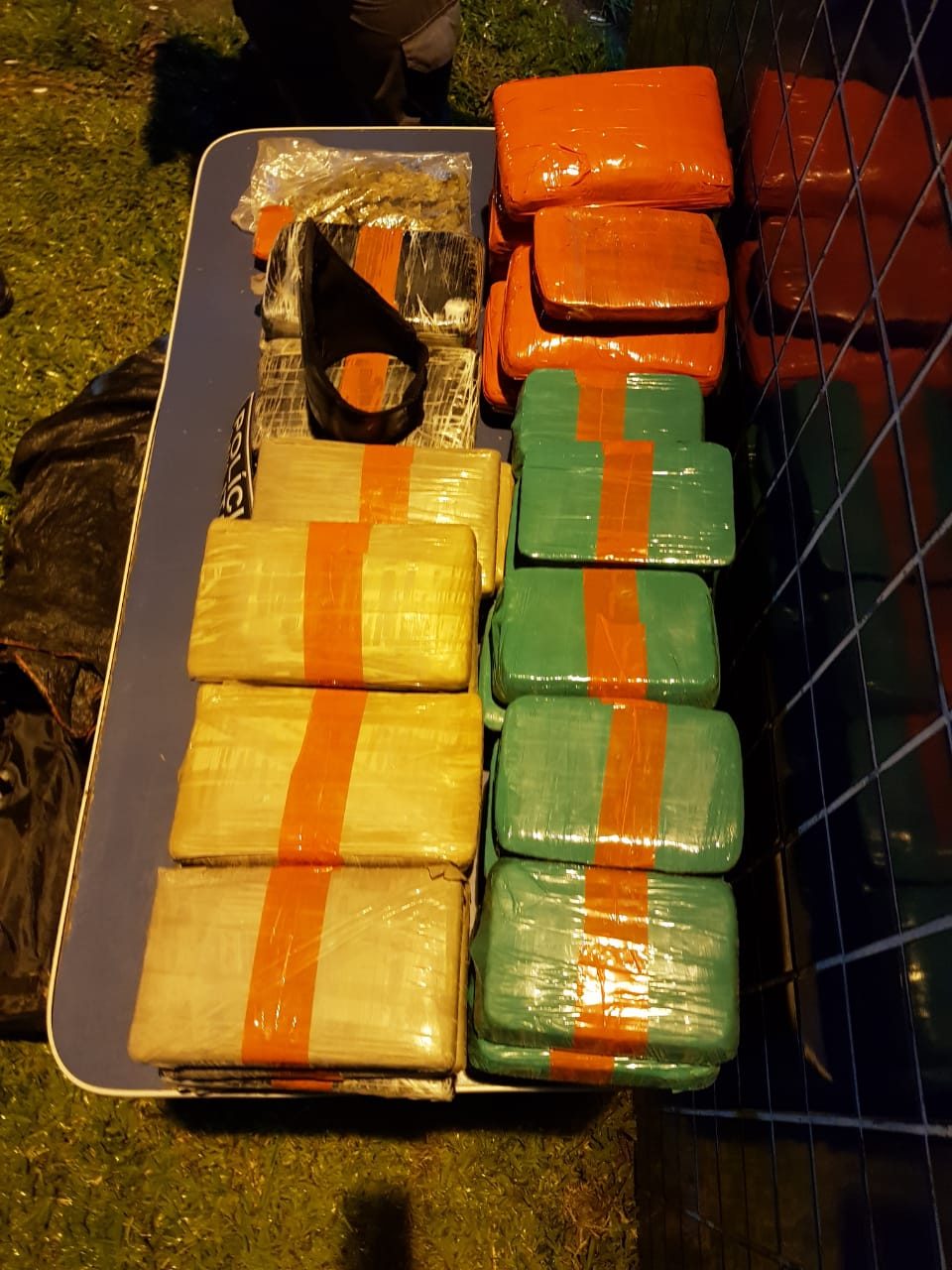 Polícia desmantela depósito do tráfico e apreende quase 50 kg de drogas no Amazonas