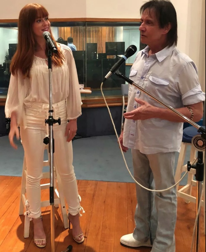 Marina Ruy Barbosa é confirmada em especial e ensaia com Roberto Carlos