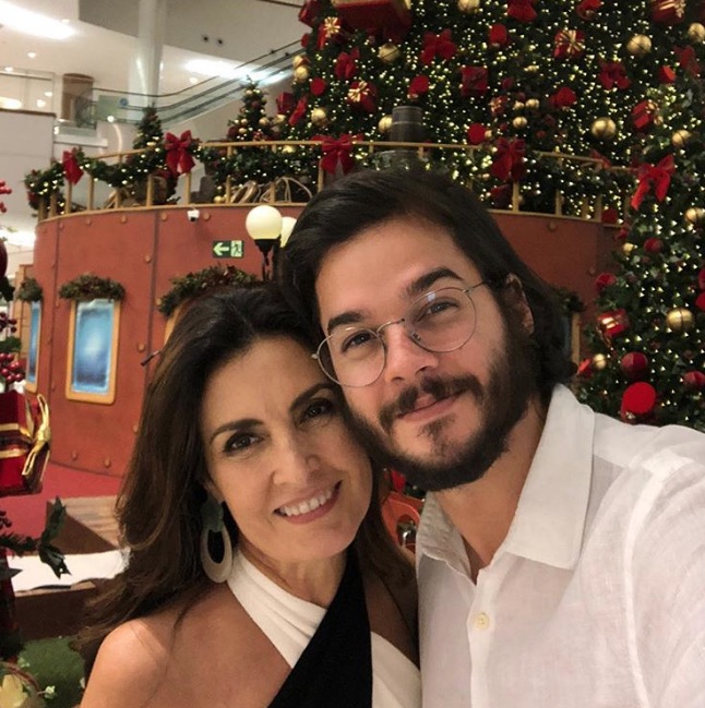 Túlio Gadelha recebe alta após susto e Fátima Bernardes comemora: 'ganhei presente'