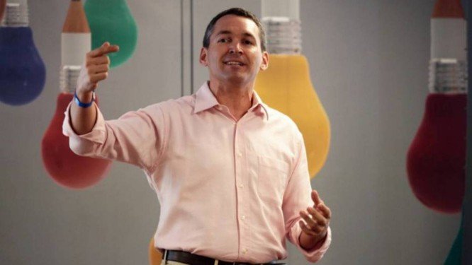 Aluno morre intoxicado após inalar cloro em academia de natação 