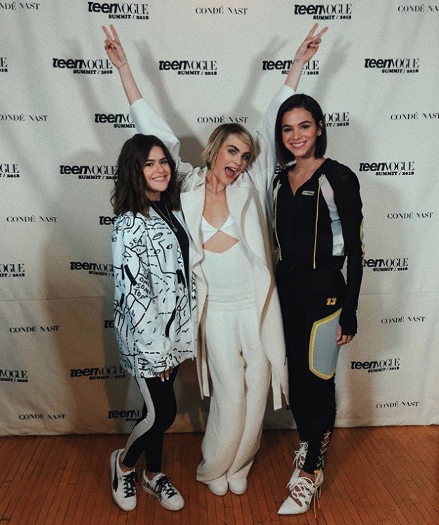 Nos EUA, Bruna Marquezine e Maisa se encontram com Cara Delevigne e fãs piram