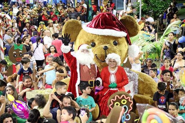 Chegada do Papai Noel inicia programação de Natal no Parque da Criança