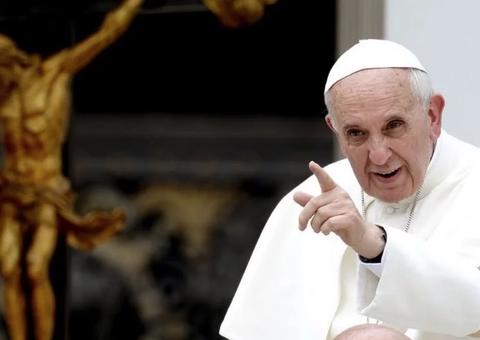 Papa diz que 'homosexualidade está na moda’ ao criticar prática no clero