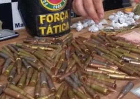Jovem é preso com mais de 100 munições e peças de moto escondidas em casa no Amazonas