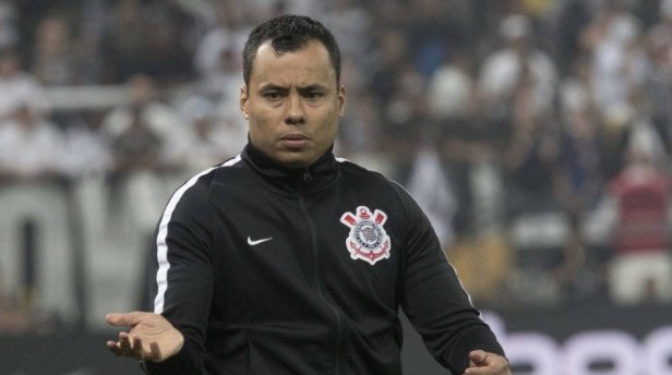 Corinthians anuncia a saída do técnico Jair Ventura