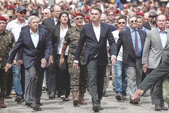 Bolsonaro chega a Brasília para reuniões com bancadas partidárias