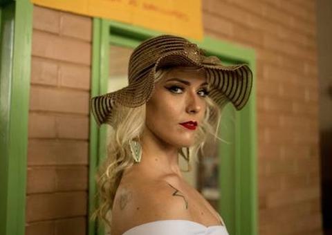 Condenada por matar o amante em motel vence concurso de beleza em cadeia 