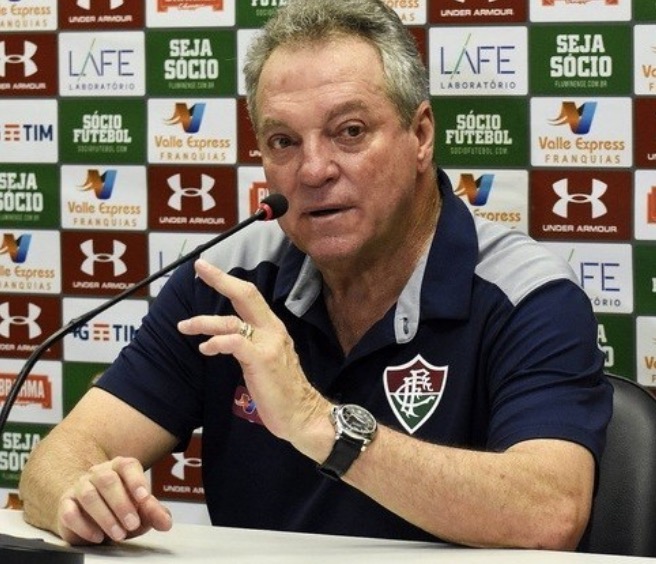 Alexandre Campello janta com Abel Braga, e Vasco sonha alto por técnico