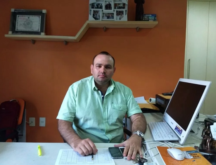 MP investiga prefeito por se autopromover em festa com entrega de viaturas no Amazonas