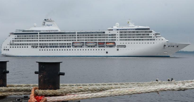 Cruzeiro de luxo e mais dois navios trazem a Manaus mais de 2,4 mil turistas 